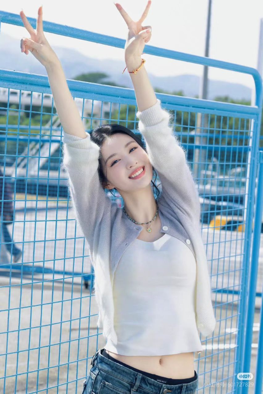 王楚然 原图去衣-脱衣论坛-社区-秘密图库