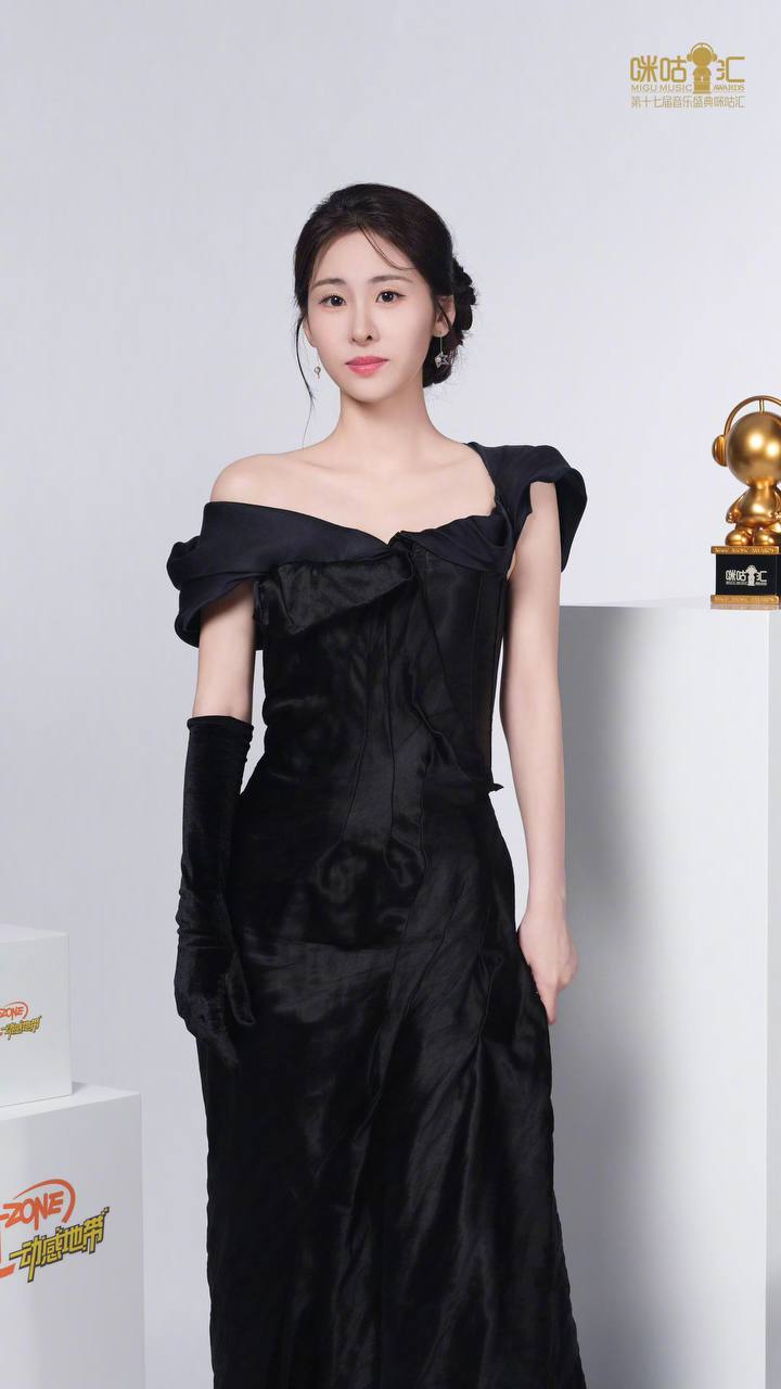张碧晨 原图去衣-脱衣论坛-社区-秘密图库